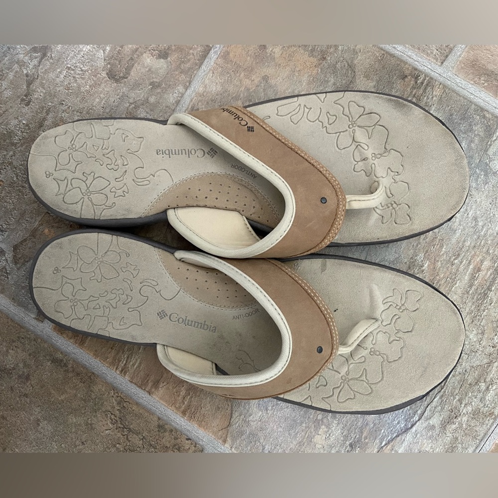 Columbia women’s sandals flip flops size 12